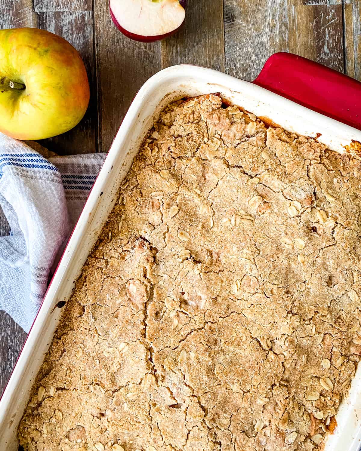 baking dish with apple bars
