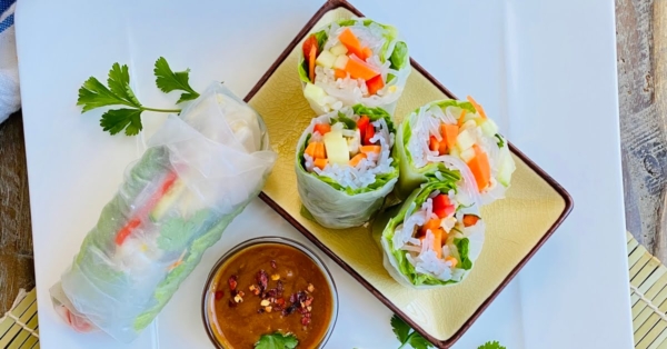 fresh vegetable spring rolls with peanut sesame dipping sauce