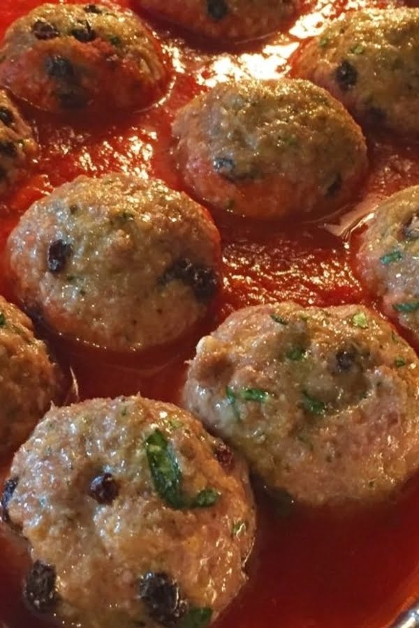 meatballs with currants and pine nuts