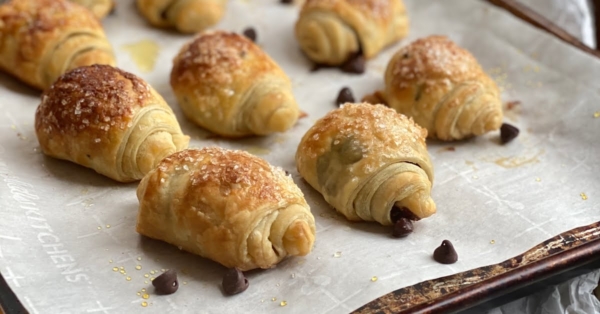puff pastry rolls filled with chocolate