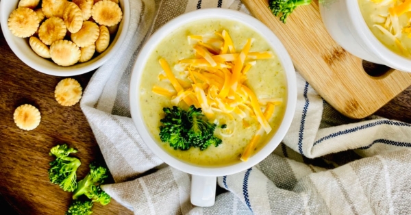cup of broccoli and cheese soup