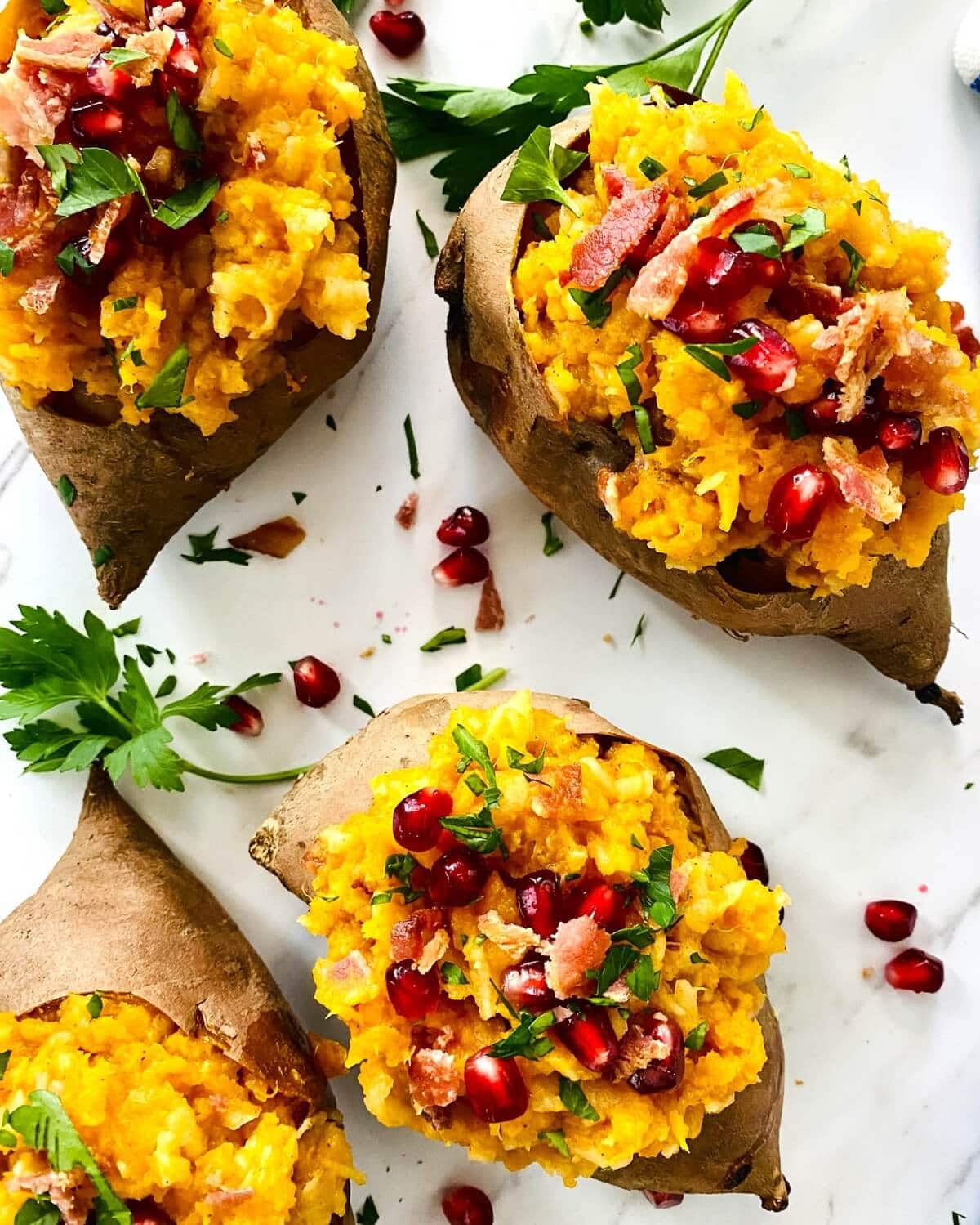 Baked and stuffed sweet potatoes with apples.