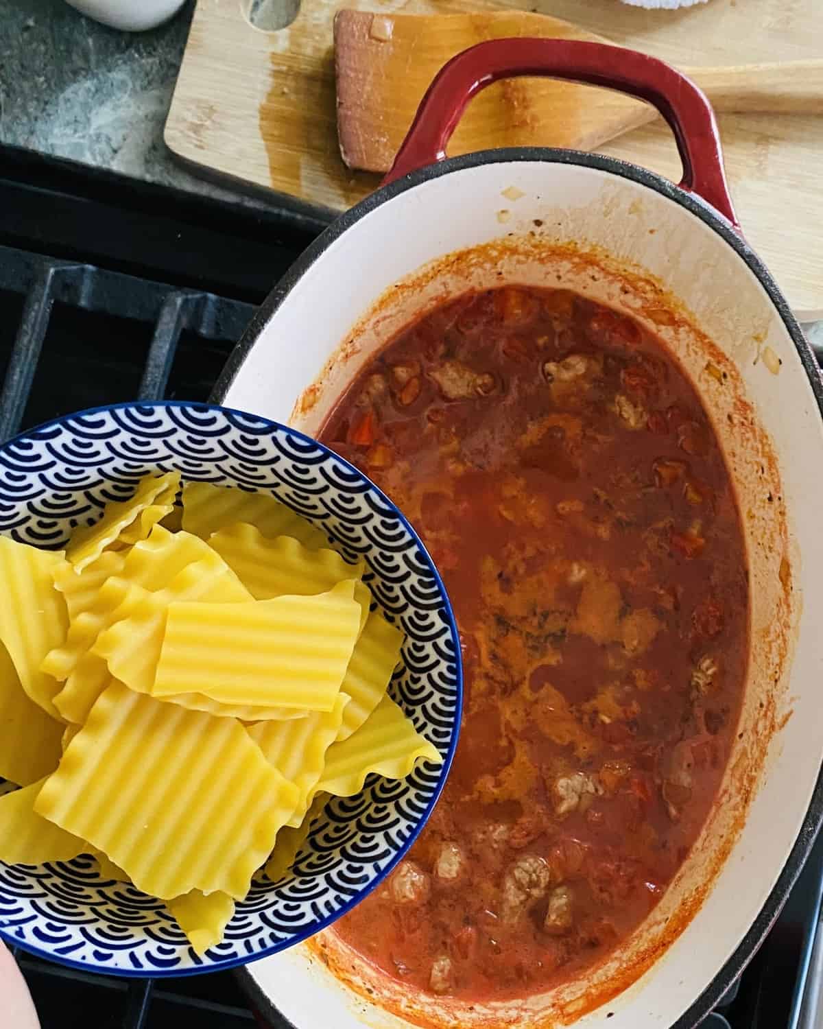 Adding broken lasagna noodles to lasagna soup